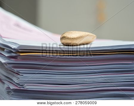 Gold Nugget Luxury Paperweight Is Used To Prevent Paper Blown