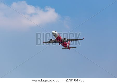 Bangkok, Thailand - January 12, 2019: Hs-bbh Airbus A320-216 Of Thai Airasia  Taking Off From Don Mu