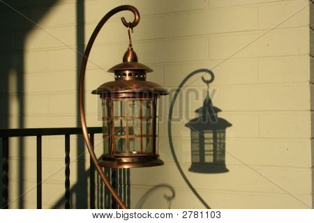 Laterne und Schatten