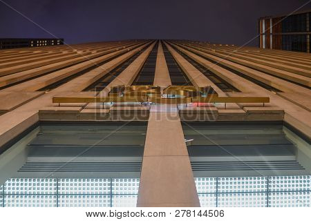 New York City - December 25, 2018: Vertical View Of Office Skyscraper In Midtown Manhattan, New York