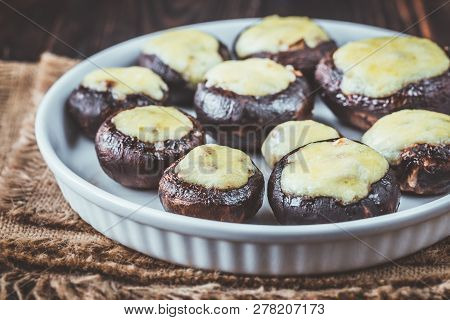Baked Mushrooms Stuffed With Mozzarella