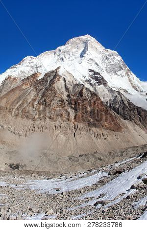 Mount Makalu, Barun Valley, Nepal Himalayas Mountains