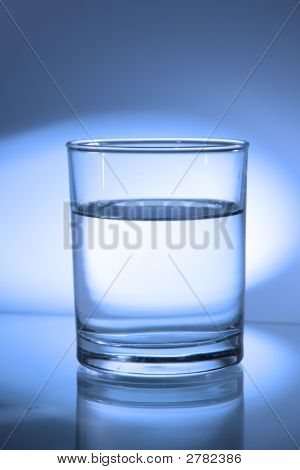 Стакан воды