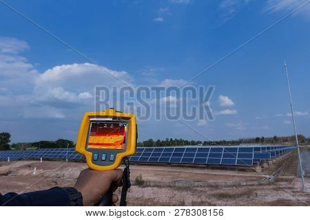 Thermoscan(thermal Image Camera), Industrial Equipment Used For Checking The Internal Temperature Of