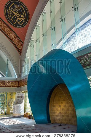 Istambul , Turkey - February 19, 2013:  Uskudar Quarter, The Colorful Amd Modern Interiors Of The Sa