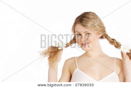 mujer romántica sobre fondo blanco