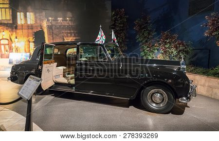Amman, Jordan, December 07, 2018 : Rollce-royce Phantom V 1961 (5lbbx 62) At The Exhibition In The K