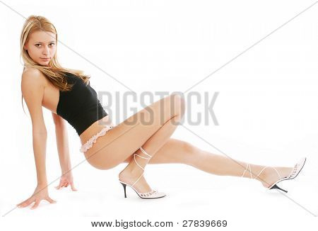 mujer sobre fondo blanco