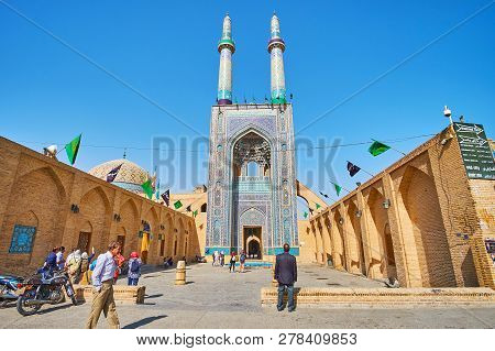 Yazd, Iran - October 18, 2017: The Entrance Portal (iwan) Of Jameh Mosque (friday Mosque), Decorated