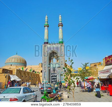 Yazd, Iran - October 18, 2017: The Busy Masjid Jame Street Leads To Jameh Mosque (friday Mosque), De