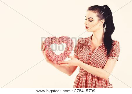 Sexy Valentine Model Girl Portrait. Gorgeous Valentines Young Brunette Woman With Heart Shaped Gift.
