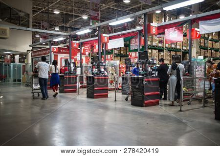 Makro Hypermarket Chiang Mai.