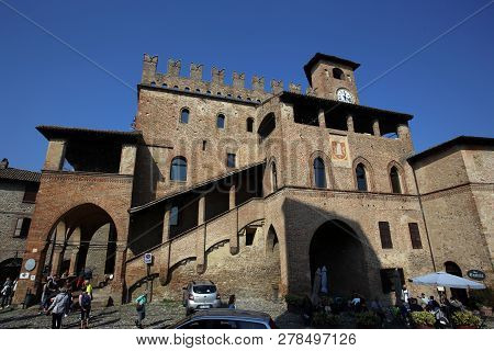 Castell Arquato, Italy - October 14, 2018: View Of Castell Arquato, A Beautiful Town In Italy