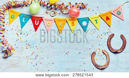 Glucks Tag Festive Party Background