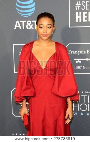 LOS ANGELES - JAN 13:  Amandla Stenberg at the Critics Choice Awards  at the Barker Hanger on January 13, 2019 in Santa Monica, CA