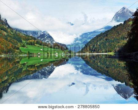 Alpine Lake Klontalersee In Klontal Valley And Mountain Range Glarus Alps - Canton Of Glarus, Switze
