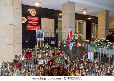 Gdansk, Poland - January 16, 2019: Several Hundred Candles At Entrance To City Hall Of Gdansk At Nig