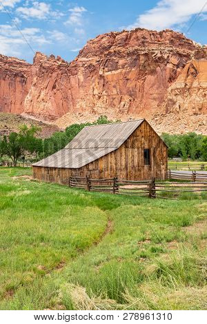 Pendleton-jorgenson-gifford Barn In Capital Reef National Park, Utah