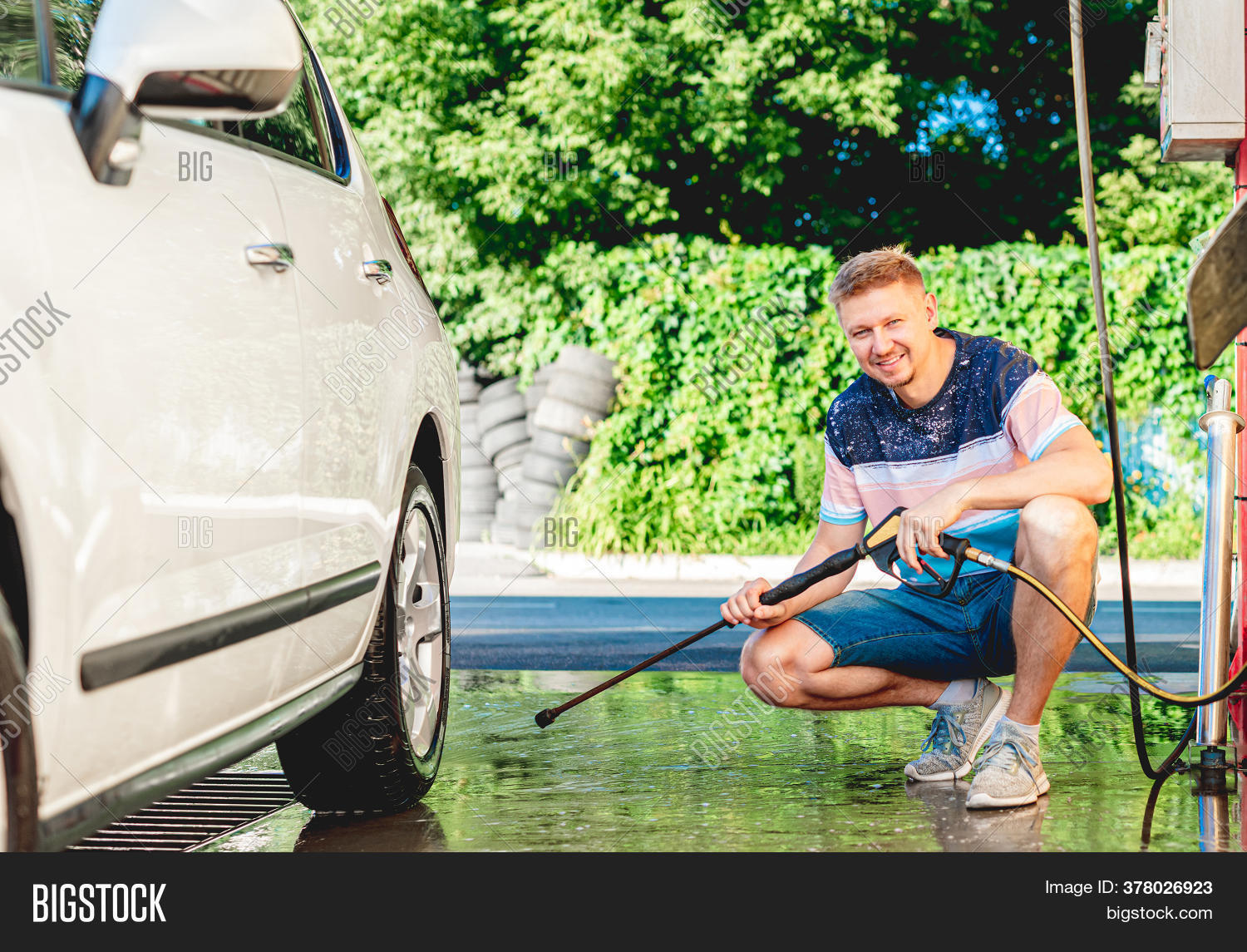 Man Cleaning Car Image & Photo (Free Trial) Bigstock