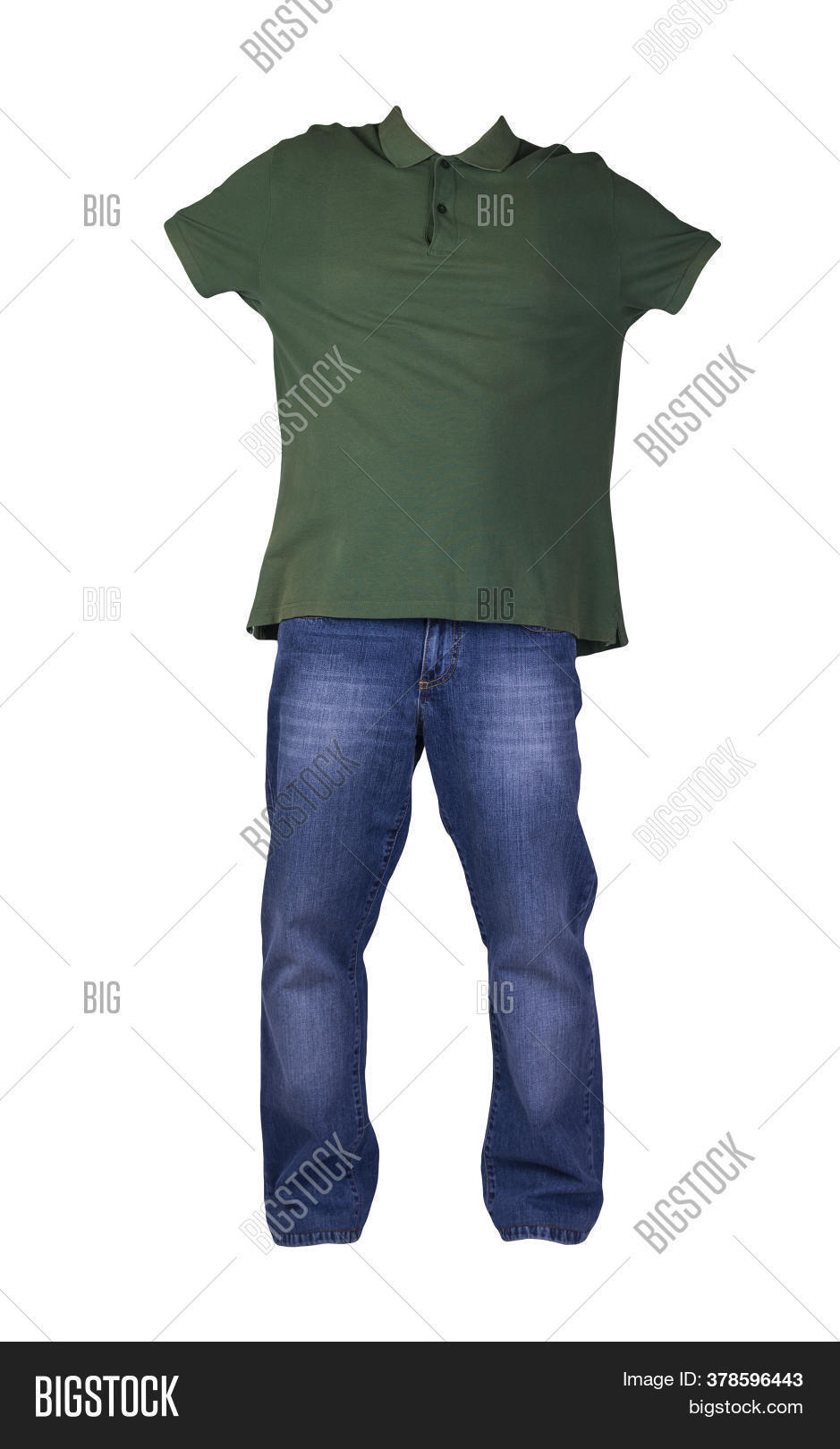 dark green t shirt with blue jeans