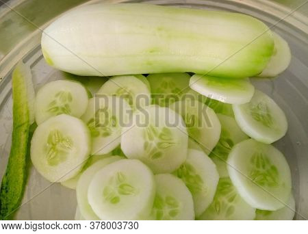 Fresh Juicy  Healthy Cucumber Slices Background Photo