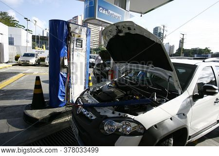 Salvador, Bahia / Brazil - December 6, 2016: Vehicle Is Seen During Filling With Vehicular Natural G