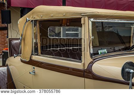 Jesup, Ga - March 17, 2018: Close Up View Of A 1930 Packard Eight Series 734 At The Jesup 2018 St. P