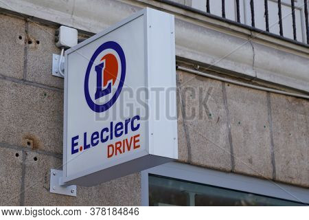 Bordeaux , Aquitaine / France - 07 22 2020 : E.leclerc Drive Text Logo And Round Sign On Building Fa
