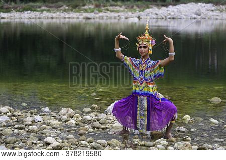Nakhon Si Thammarat /thailand-april 27th 2019: Manohra Performance In The Stream At Kiriwong Village