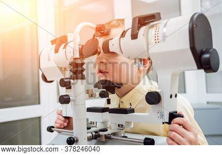 Synoptophore And Strabismus Treatment. Squint Test Orthoptics