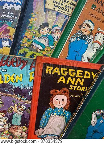 Vintage Raggedy Ann And Andy Books