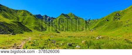 beautiful france landscape- Puy de Sancy