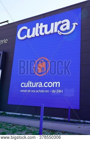 Bordeaux , Aquitaine / France - 07 25 2020 : Cultura Text Logo And Sign Cultura.com On Shop Advertis