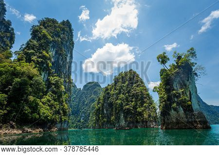 Ratchaprapa (cheow Lan) Dam In Khao Sok National Park, Thailand. Beautiful Panorama View Of Mountain