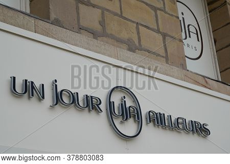Bordeaux , Aquitaine / France - 07 25 2020 : Un Jour Ailleurs Uja Paris Shop Logo And Text Sign Of W