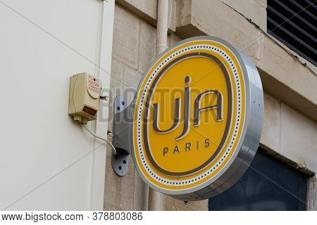 Bordeaux , Aquitaine / France - 07 25 2020 : Uja Paris Shop Logo Sign And Text Of Un Jour Ailleurs S