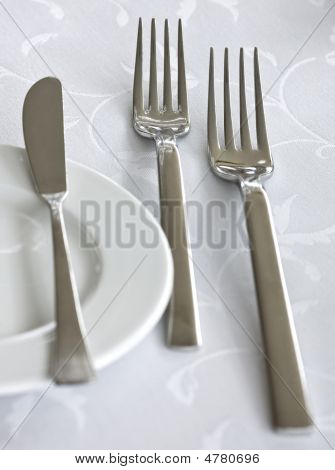 Dishware บนโต๊ะ