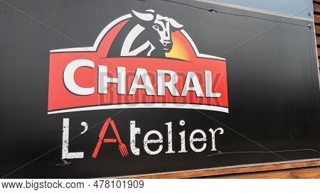 Bordeaux , Aquitaine  France - 06 21 2023 : Charal L'atelier Logo Brand And Text Sign Highway Restau
