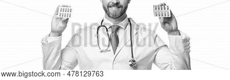Pharmaceutist With Pills. Pharmaceutist Hold Pills. Medication In Hands Of Pharmaceutist.