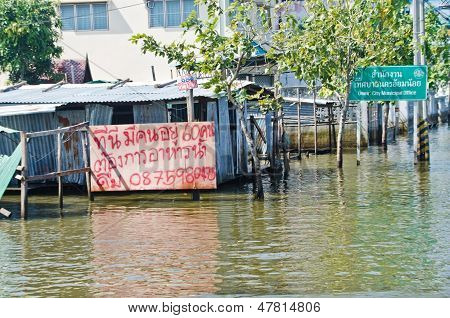 Pahimmat tulvat Nakhon Pathom, Thaimaa