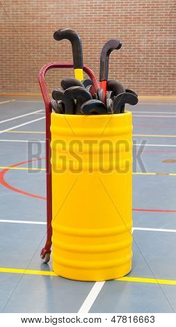Hockeysticks ve školní tělocvičně