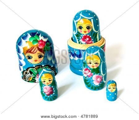 Russische Puppen isoliert