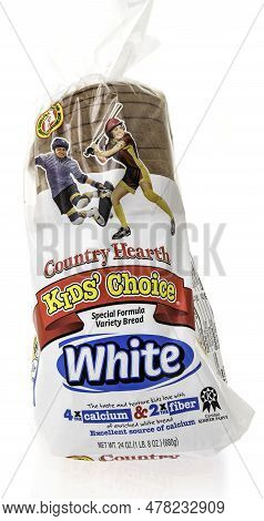 Winneconne, Wi - 25 June 2023: A Package Of Country Hearth Kids Choice Bread On An Isolated Backgrou