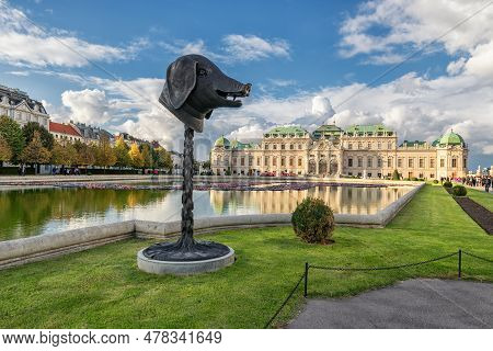 Vienna, Austria - October 09, 2016: Belvedere Palace And Garden With Fountain. Sightseeing Object In