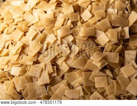 Vietnamese Chips Raw Eady To Be Bought And Cooked
