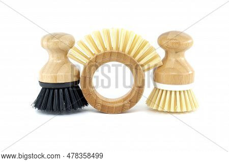 Highly Detailed Perspective Image Of Multiple Dish Brushes For Scrubbing Dishes Or Other Objects Wit