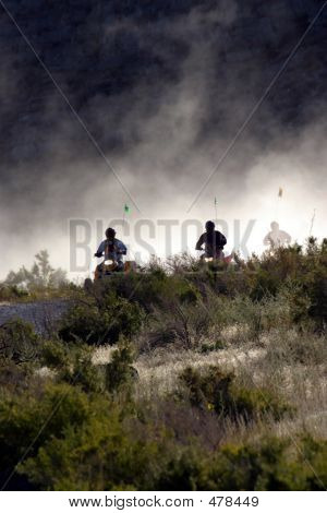 ATV ratsastaa