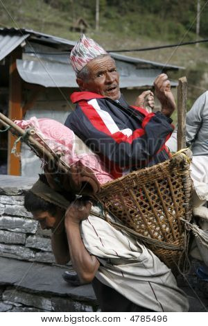 Vecchio uomo Nepalese