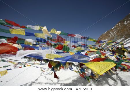 Beten Flags