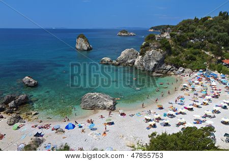 Spiaggia nei pressi della città di Parga Grecia